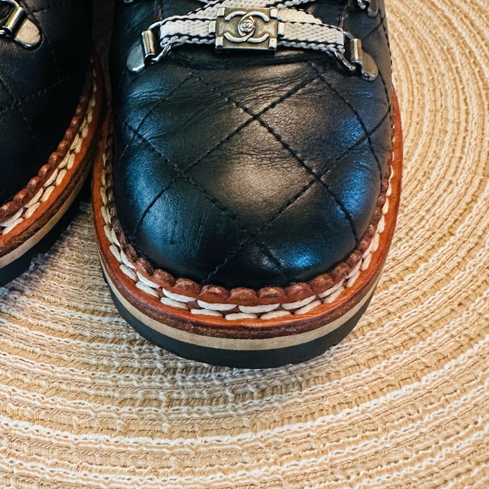 Chanel Chic Black Quilted Women's Boots - Picture 12 of 13